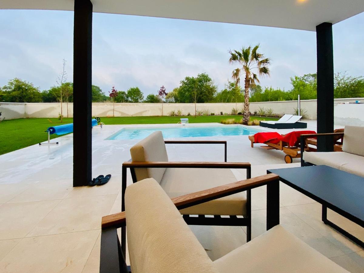 Villa Eni Medulin Sisan Heated Pool Exterior foto