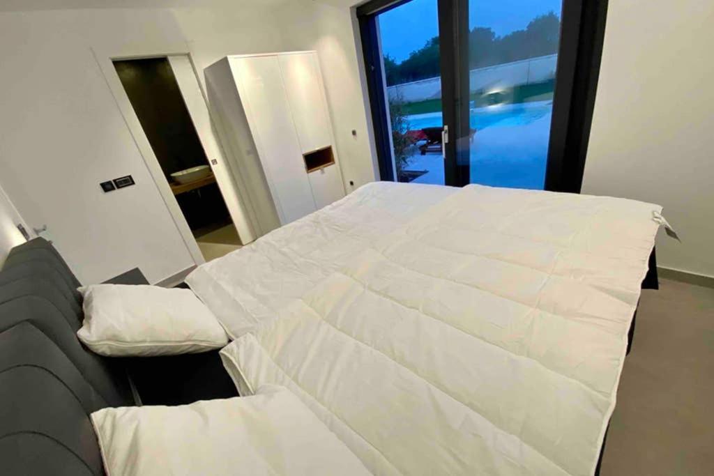 Villa Eni Medulin Sisan Heated Pool Exterior foto